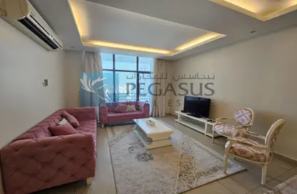 Living Room image for: Apartment - 3 Bedrooms - 3 Bathrooms for sale in Hidd - Muharraq Governorate, Image 1