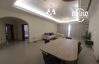 Apartment - 2 Bedrooms - 3 Bathrooms for rent in Manama - Capital Governorate