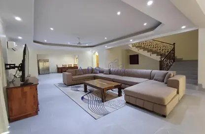 Villa - 4 Bedrooms - 5 Bathrooms for rent in Al Juffair - Capital Governorate