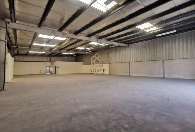 Warehouse - Studio - 1 Bathroom for rent in Sitra - Central Governorate