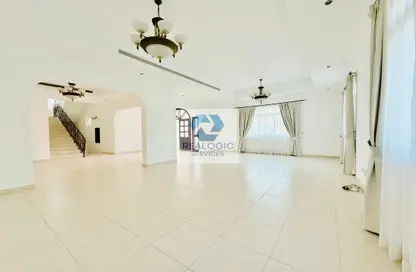 Villa - 5 Bedrooms - 5 Bathrooms for rent in Janabiya - Northern Governorate