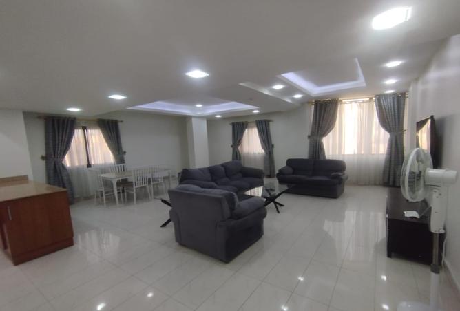 Apartment - 3 Bedrooms - 3 Bathrooms for rent in Zinj - Manama - Capital Governorate