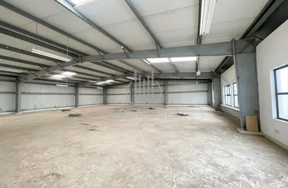 Warehouse - Studio - 1 Bathroom for rent in Salmabad - Central Governorate