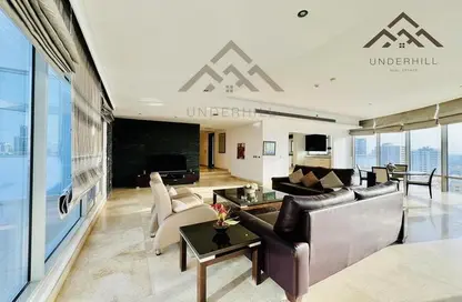 Penthouse - 4 Bedrooms - 5 Bathrooms for rent in Al Juffair - Capital Governorate