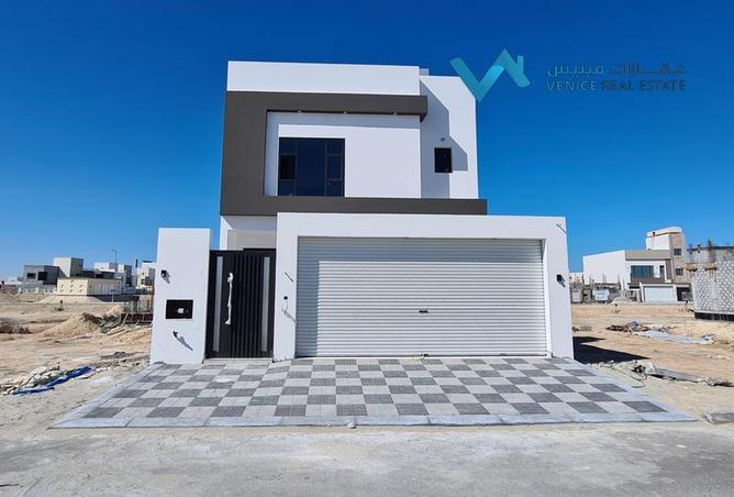 Villa - 3 Bedrooms - 5 Bathrooms for sale in Hamala - Northern Governorate