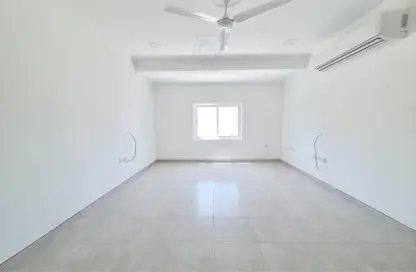 Apartment - 3 Bedrooms - 3 Bathrooms for rent in Tubli - Central Governorate