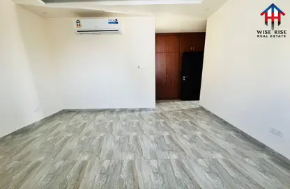 Apartment - 2 Bedrooms - 3 Bathrooms for rent in Tubli - Central Governorate