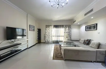 Apartment - 1 Bedroom - 2 Bathrooms for rent in Al Juffair - Capital Governorate