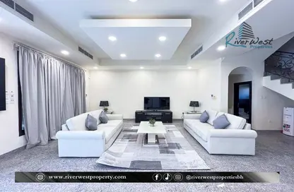 Villa - 4 Bedrooms - 4 Bathrooms for rent in Busaiteen - Muharraq Governorate