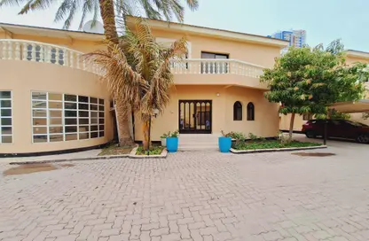 Villa - 4 Bedrooms - 3 Bathrooms for rent in Al Juffair - Capital Governorate