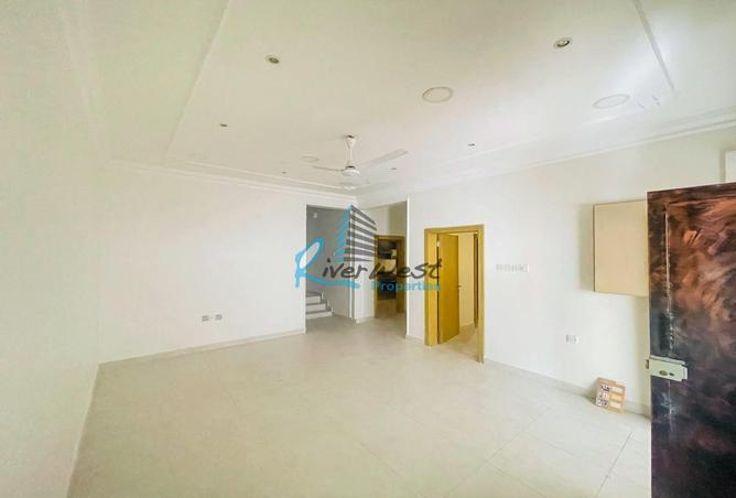 Apartment - 5 Bedrooms - 5 Bathrooms for sale in Galali - Muharraq Governorate