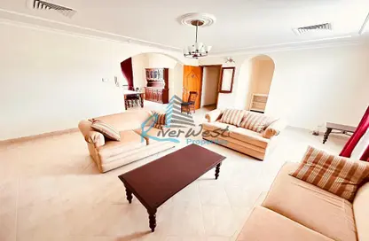 Apartment - 3 Bedrooms - 3 Bathrooms for rent in Al Juffair - Capital Governorate