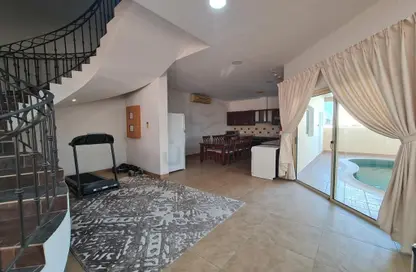 Villa - 2 Bedrooms - 3 Bathrooms for rent in Galali - Muharraq Governorate