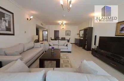 Apartment - 2 Bedrooms - 2 Bathrooms for rent in Busaiteen - Muharraq Governorate