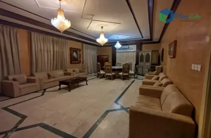 Penthouse - 7 Bedrooms - 4 Bathrooms for rent in Al Juffair - Capital Governorate