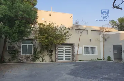 Villa - 6 Bedrooms - 4 Bathrooms for sale in Isa Town - Central Governorate