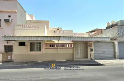 Villa - 4 Bedrooms - 5 Bathrooms for sale in Isa Town - Central Governorate