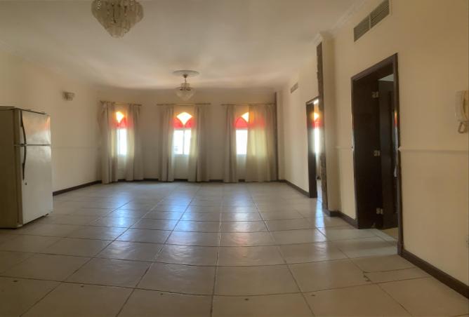 Apartment - 3 Bedrooms - 2 Bathrooms for rent in Exhibition Road - Hoora - Capital Governorate