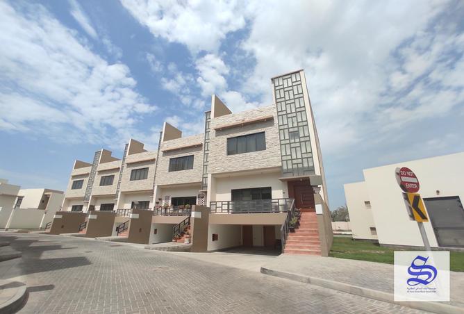 Townhouse - 3 Bedrooms - 5 Bathrooms for rent in Zallaq - Southern Governorate