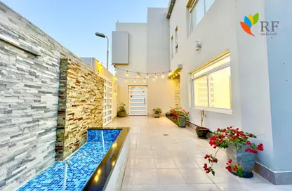 Villa - 4 Bedrooms - 7 Bathrooms for sale in Hamad Town - Northern Governorate