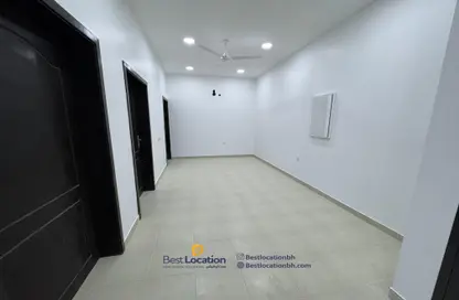 Apartment - 3 Bedrooms - 2 Bathrooms for rent in Muharraq - Muharraq Governorate