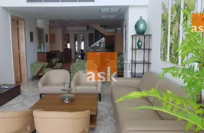 Apartment - 4 Bedrooms - 5 Bathrooms for rent in Seef - Capital Governorate