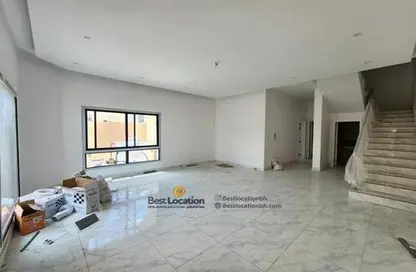 Villa - 5 Bedrooms - 5 Bathrooms for sale in Malkiyah - Northern Governorate