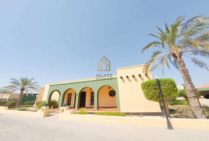 Villa - 3 Bedrooms - 3 Bathrooms for rent in Janabiya - Northern Governorate