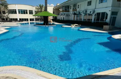 Compound - 2 Bedrooms - 2 Bathrooms for rent in Janabiya - Northern Governorate