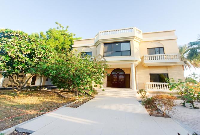 Villa - 5 Bedrooms - 5 Bathrooms for rent in Saar - Northern Governorate