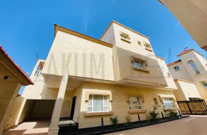 Villa - 6 Bedrooms - 5 Bathrooms for rent in Tubli - Central Governorate