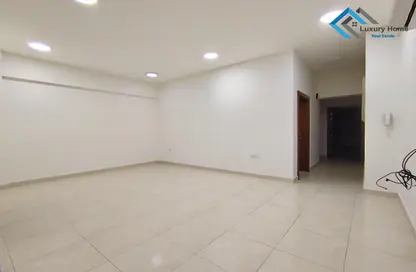 Apartment - 3 Bedrooms - 2 Bathrooms for rent in Hidd - Muharraq Governorate