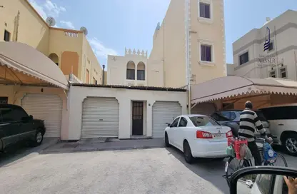 Villa - 4 Bedrooms - 3 Bathrooms for sale in Alhajiyat - Riffa - Southern Governorate