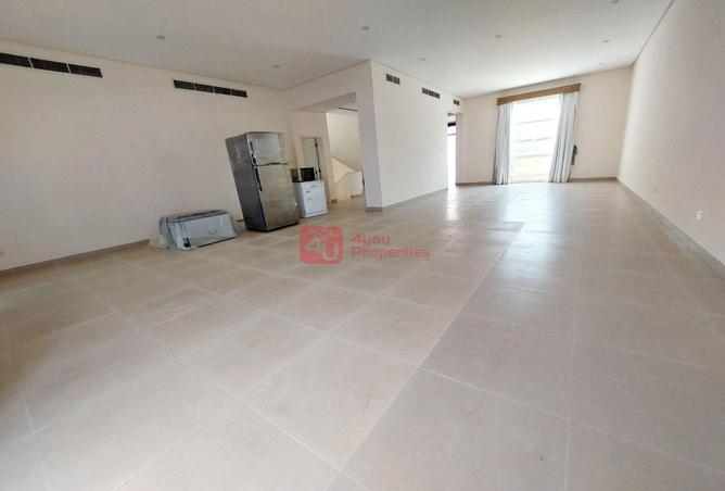 Villa - 4 Bedrooms - 5 Bathrooms for rent in Sehla - Northern Governorate