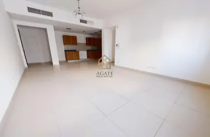 Apartment - 2 Bedrooms - 2 Bathrooms for rent in Zinj - Manama - Capital Governorate