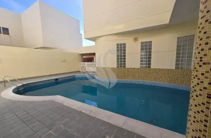 Compound - 4 Bedrooms - 5 Bathrooms for rent in Janabiya - Northern Governorate