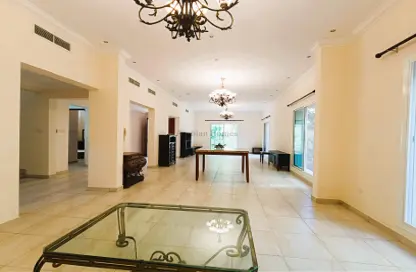 Villa - 5 Bedrooms - 4 Bathrooms for rent in Busaiteen - Muharraq Governorate