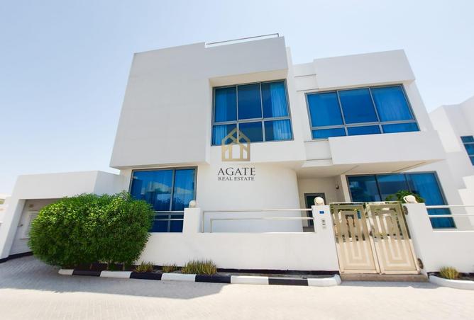 Villa - 5 Bedrooms - 5 Bathrooms for rent in Zinj - Manama - Capital Governorate