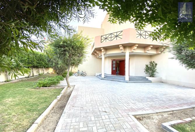 Villa - 4 Bedrooms - 5 Bathrooms for rent in Janabiya - Northern Governorate