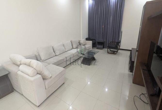 Apartment - 2 Bedrooms - 3 Bathrooms for rent in Busaiteen - Muharraq Governorate