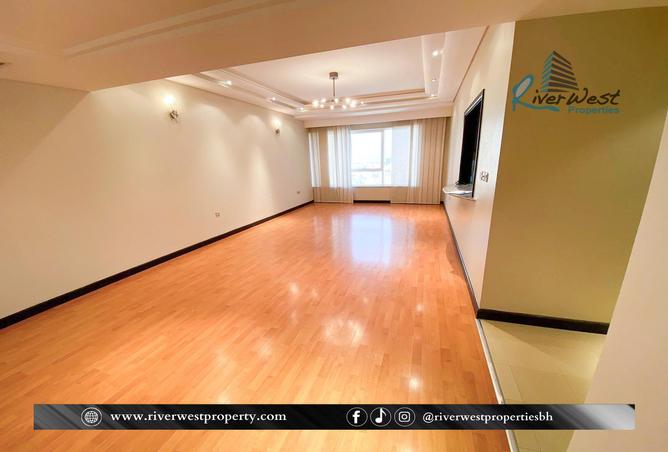 Apartment - 3 Bedrooms - 4 Bathrooms for sale in Abraj Al Lulu - Manama - Capital Governorate