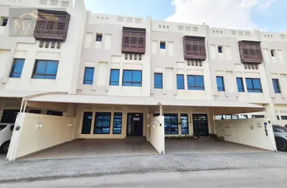 Villa - 4 Bedrooms - 6 Bathrooms for sale in Tubli - Central Governorate