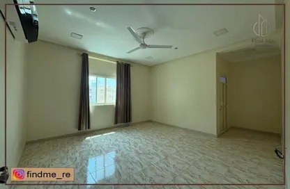 Apartment - 2 Bedrooms - 2 Bathrooms for rent in Sanabis - Manama - Capital Governorate