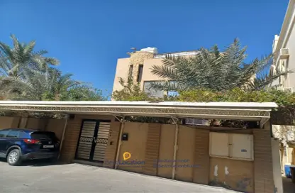 Villa - 4 Bedrooms - 5 Bathrooms for sale in Alhajiyat - Riffa - Southern Governorate