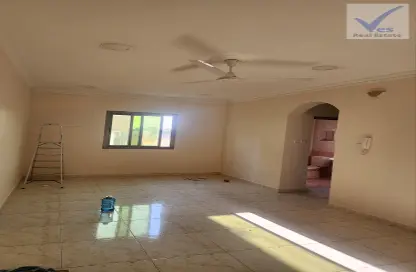 Apartment - 3 Bedrooms - 2 Bathrooms for rent in Maqabah - Northern Governorate