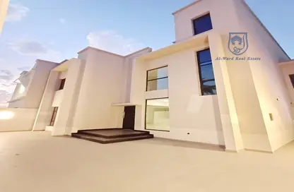 Villa - 4 Bedrooms - 7 Bathrooms for rent in Sanad - Central Governorate