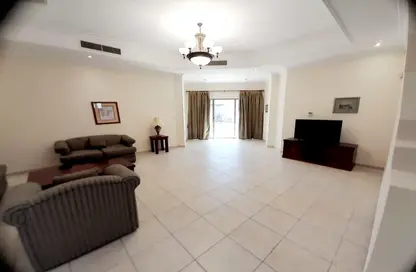 Villa - 5 Bedrooms - 5 Bathrooms for rent in Seef - Capital Governorate