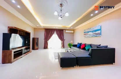 Apartment - 3 Bedrooms - 3 Bathrooms for rent in Busaiteen - Muharraq Governorate