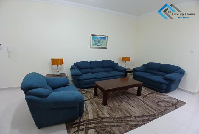 Apartment - 3 Bedrooms - 2 Bathrooms for rent in Busaiteen - Muharraq Governorate