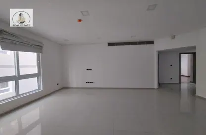 Apartment - 3 Bedrooms - 4 Bathrooms for rent in Hidd - Muharraq Governorate